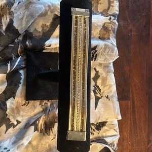 Beautiful bracelet with magnetic latch